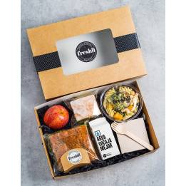 Focaccia lunh box: Focaccia de Pastrami con Mayones de mostaza, Ensalada de caviar de berenjena con fusilli, anacardo y cala...