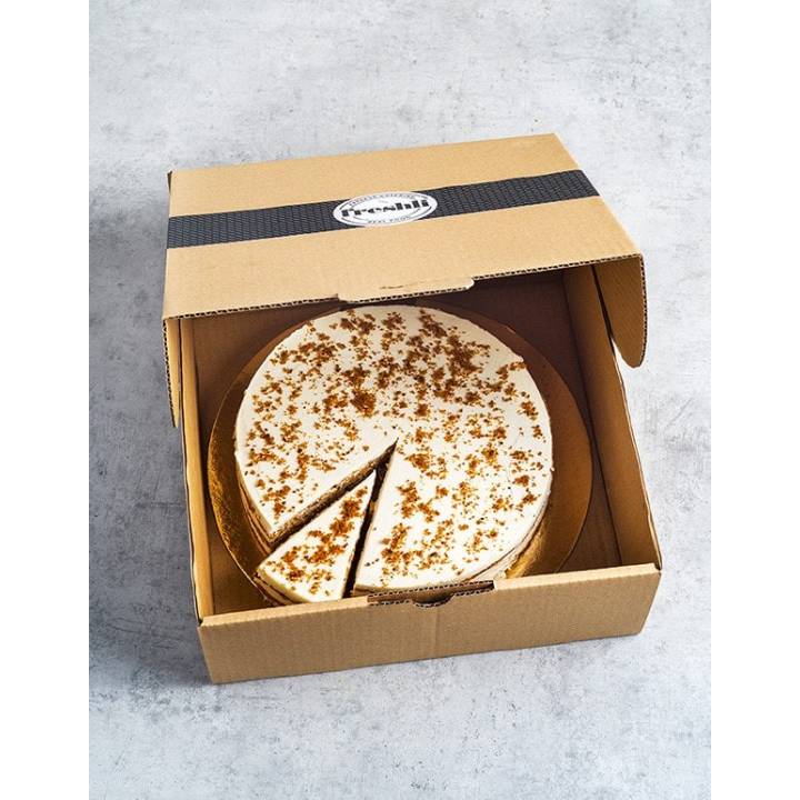 Box de 12 raciones de tarta Carrot Cake, elaborada con un esponjoso y delicioso bizcocho de zanahoria y nueces.