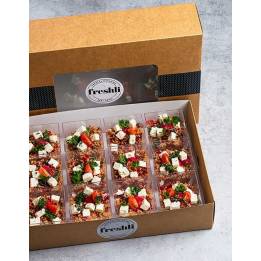 Box de 12 unidades de ensalada de remolacha, quinoa roja, lentejas y queso feta
