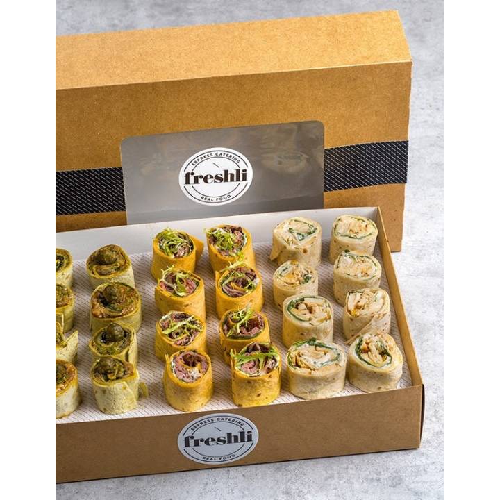 Box de 24 unidades de mini wraps: caviar de berenjena, ternera, César con pollo y salmón.