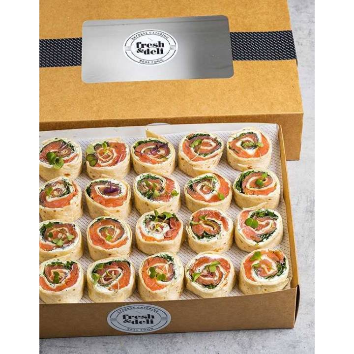 Box de 24 unidades de wrap roll salmón: salmón ahumado, queso fresco, rúcula